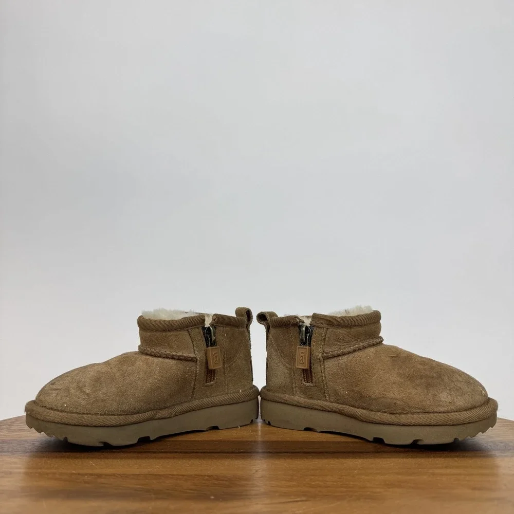 Little Kids‎ Ugg Classic Ultra Mini Zippered Brown Suede Comfort Lined Boots 7 C